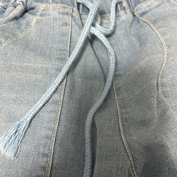 Jeans - Picture 9 of 9